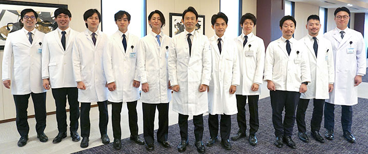 整形外科医の集合写真