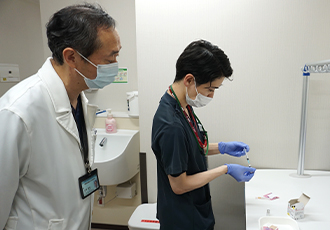 黄熱ワクチン準備の様子